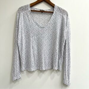 RAILS Women’s SAMI SPOTTED White Black Drop Shoulder Linen Blend V-Neck Top